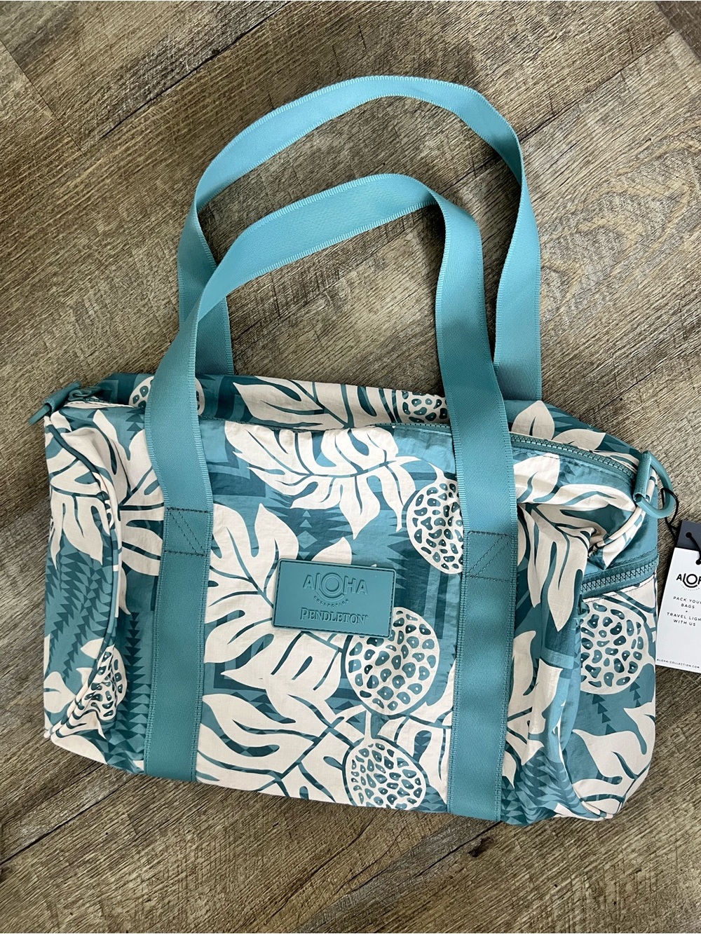 Pendleton + Aloha Collection collaboration keep light sporty duffel Holomua ulu